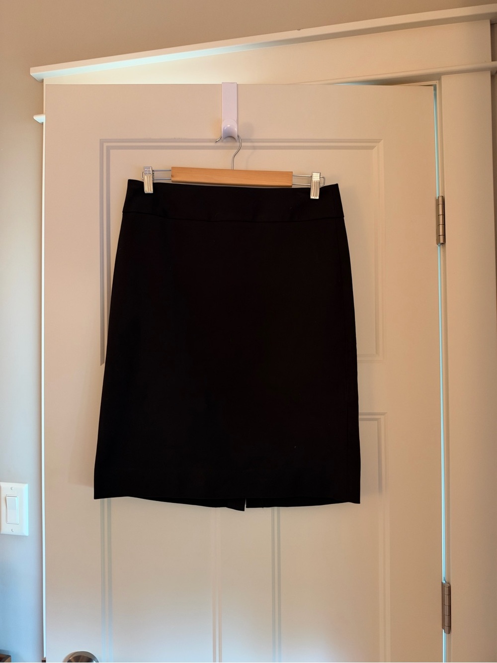 Banana Republic Black Pencil Skirt - Classic Workwear
